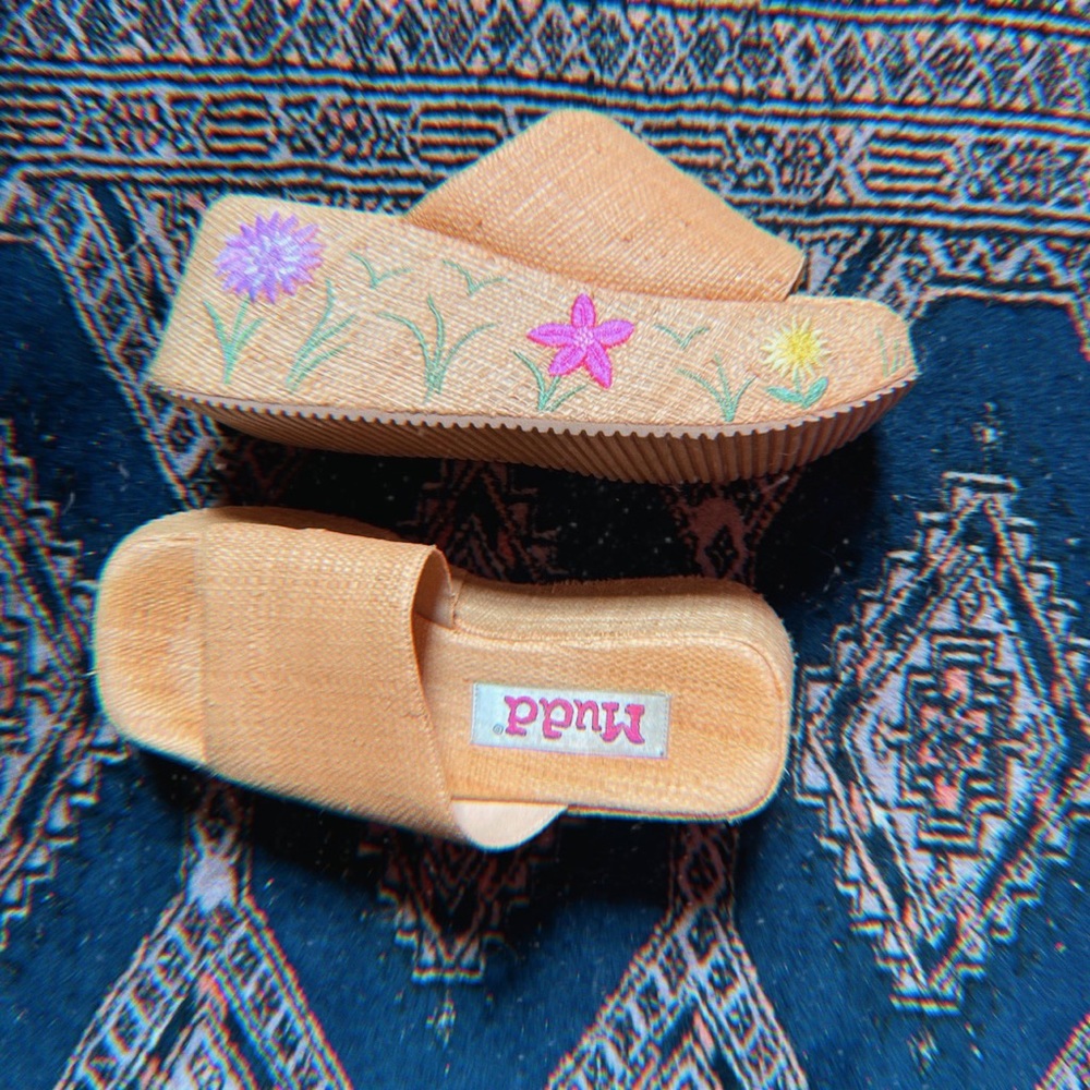 Y2K platform sandals